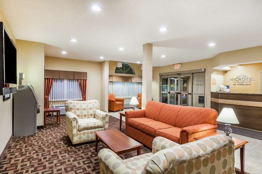 Microtel Inn & Suites By Wyndham Verona Interior photo