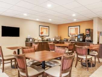 Microtel Inn & Suites By Wyndham Verona Restaurant photo