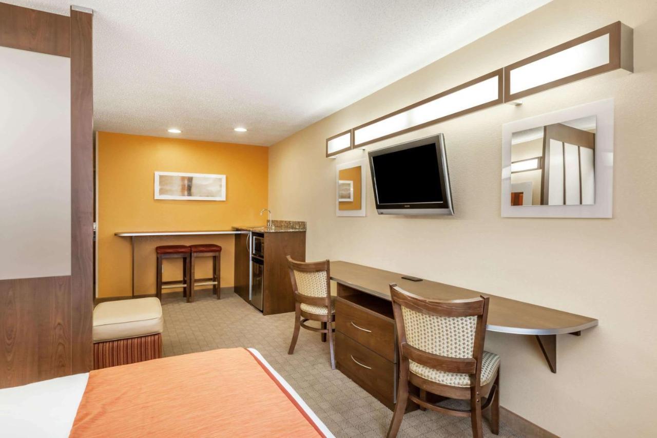 Microtel Inn & Suites By Wyndham Verona Exterior photo